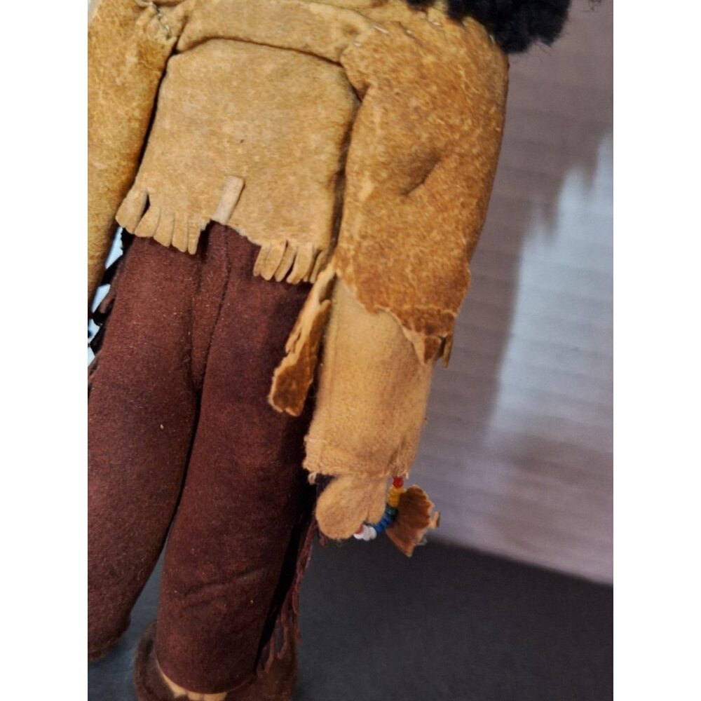 2 - Vintage Native American Handmade 7.5" Leather Clothing Dolls - Picture 7 of 16